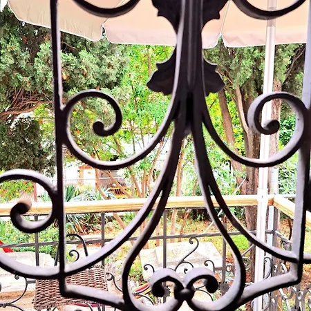 Be Free-central-free Parking-garden-bbq Apartment